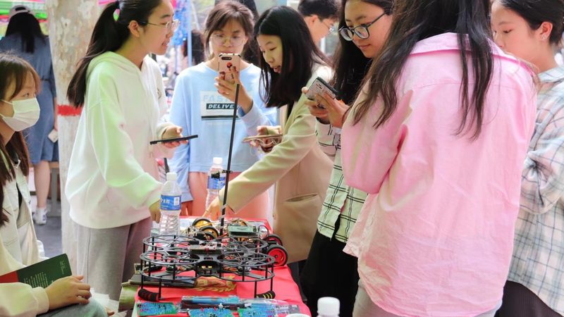数字化解决方案与传统方案的较量：性能与架构的差异化解析